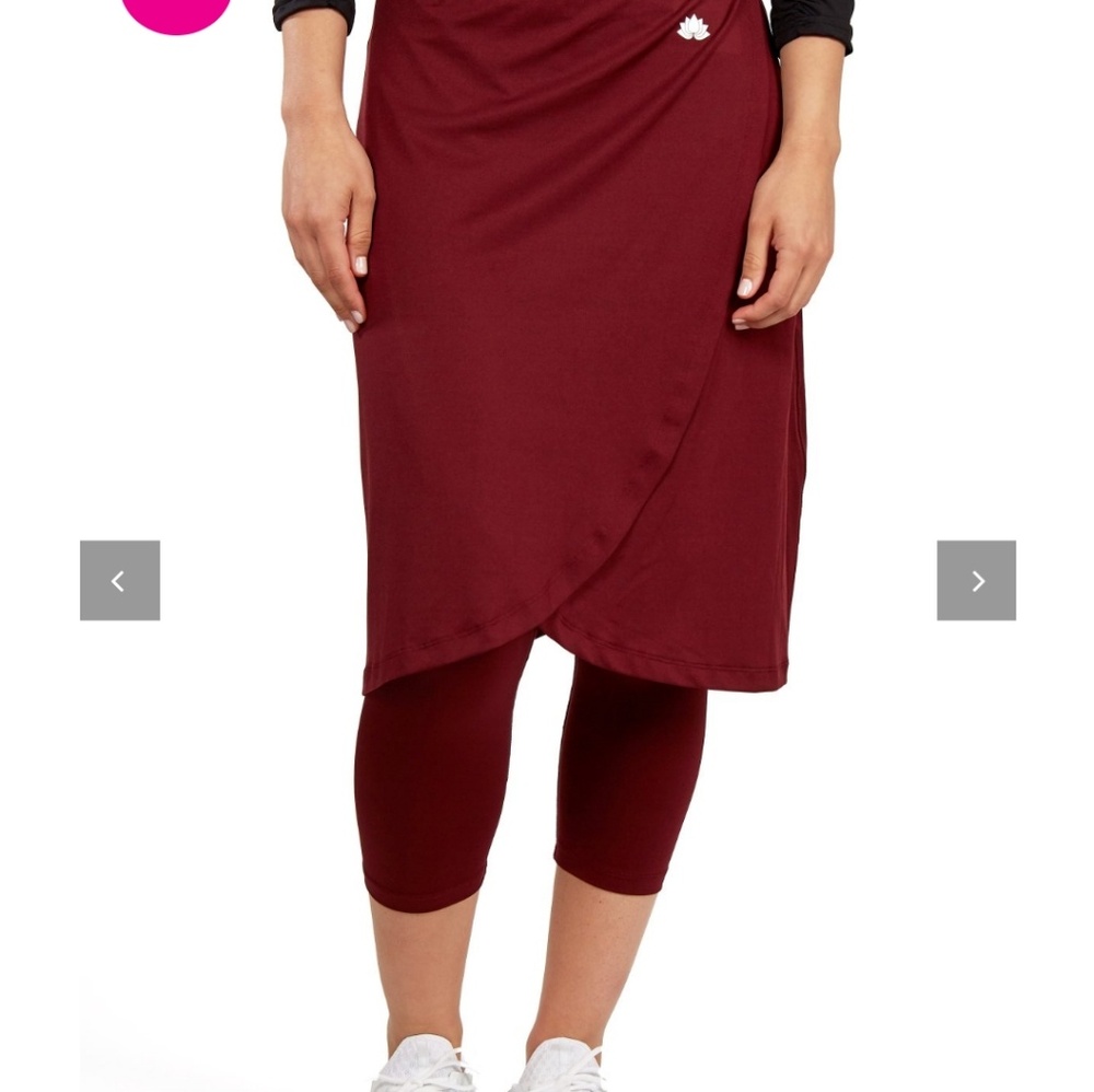 Skirt with 3/4 leggings